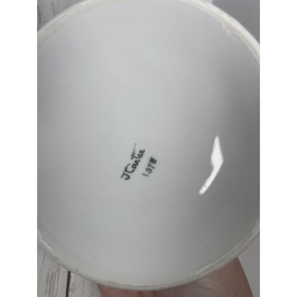 Dish & Lid Vintage 1978 Small Periwinkle Handpainted Trinkets - Picture 4 of 6